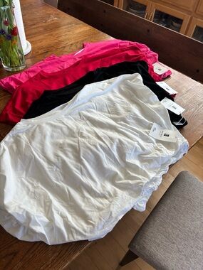 Essential Women's Crop Top - White, Black & Hot Pink